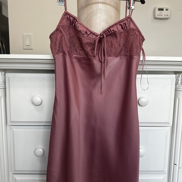 Urban Outfitters satin slip dress — dusty rose — size M - Picture 15 of 16